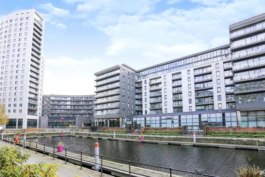 Deluxe City Apt, Riverside Canal View&Free Parking Leeds  Exterior photo